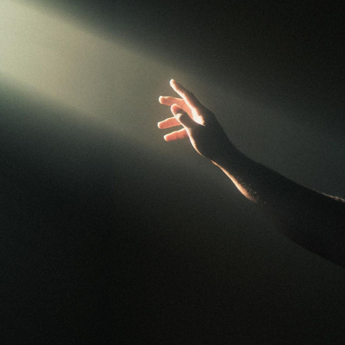 Lee más sobre el artículo Budismo y arte: Luz oscura. Acercamiento a la poesía mística