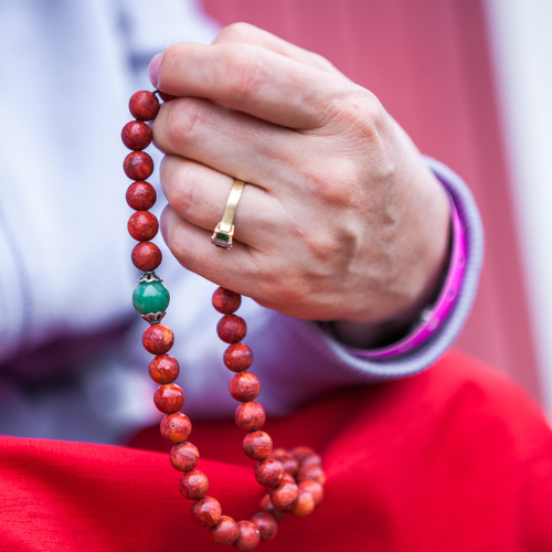 Lee más sobre el artículo Sesión dominical: Sesión especial de meditación con mantras